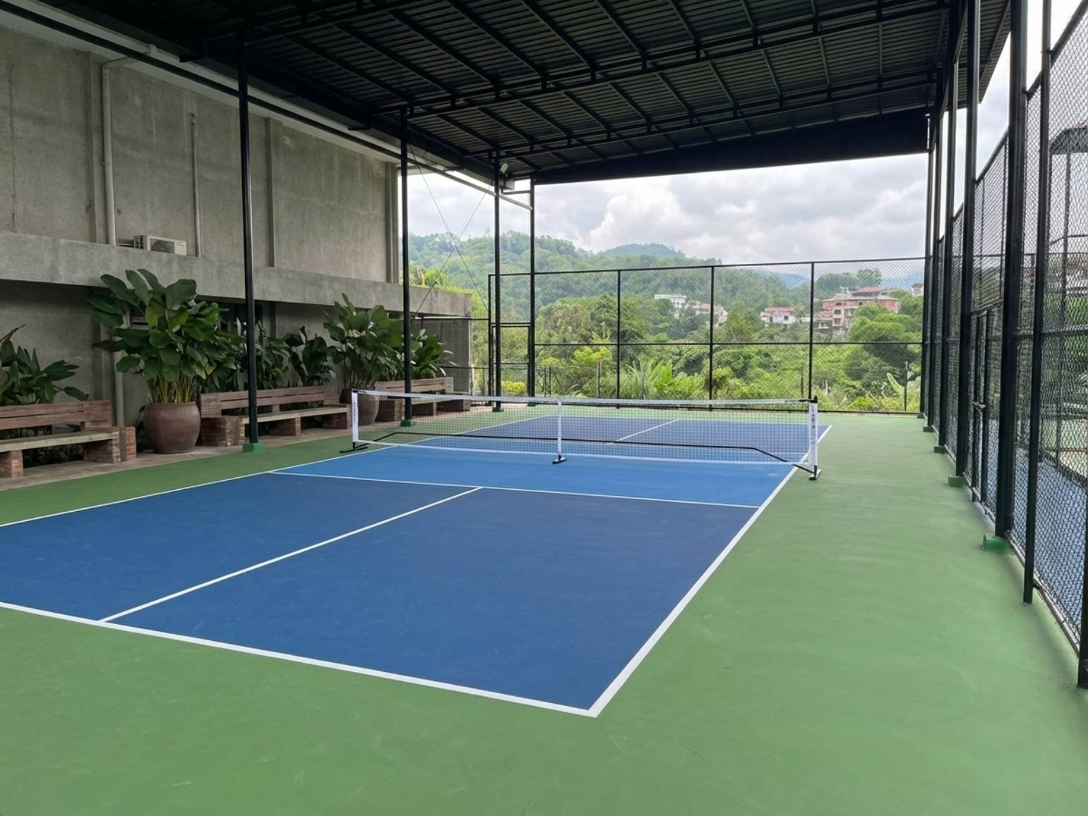Lapangan pickleball resort dan apartemen